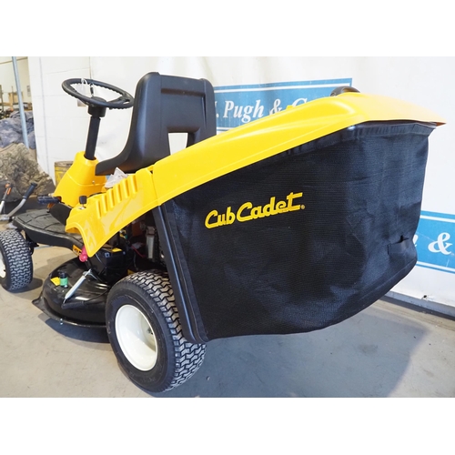 Cub Cadet LR2 ride on lawn mower. NOS