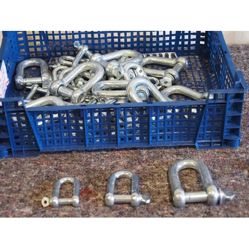 854 - D Shackles, 3 sizes - 35