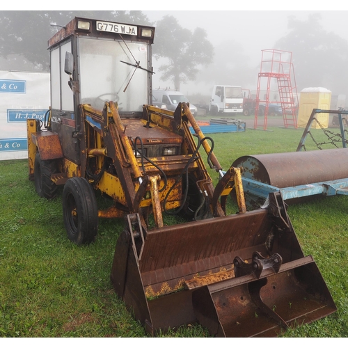 806 - Thwaites Alldig 100 digger. Spares or repair, 3 in 1 front bucket together with rear back actor arm ... 