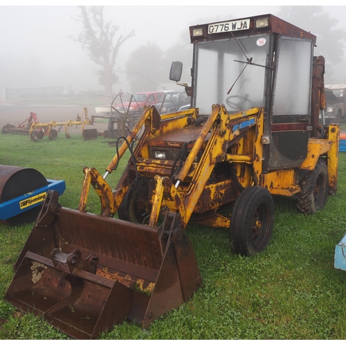 806 - Thwaites Alldig 100 digger. Spares or repair, 3 in 1 front bucket together with rear back actor arm ... 