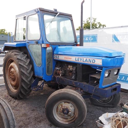 756 - Leyland 262 synchro tractor. Unfinished project, showing 4709 hours. Serial no. 2620MS-243839. C/w p... 