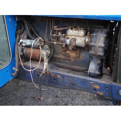 756 - Leyland 262 synchro tractor. Unfinished project, showing 4709 hours. Serial no. 2620MS-243839. C/w p... 