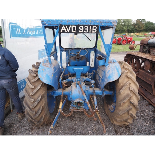 762 - Fordson Super Dexta tractor. 1964. Fitted with Scottish Aviation cab. Reg. AVD 931B