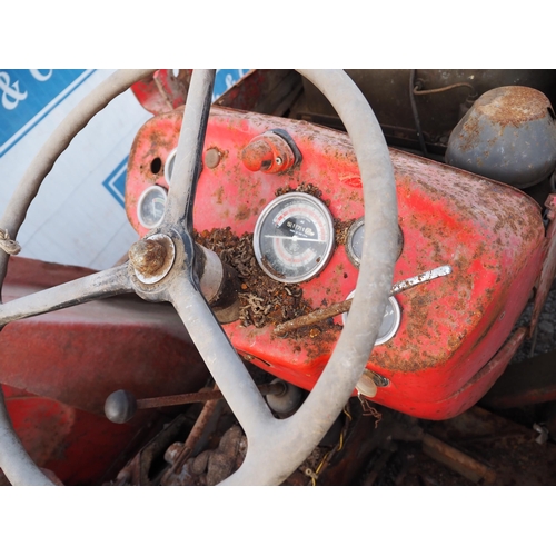 765 - Massey Ferguson 135 tractor. Serial no. 83682. C/w loader brackets. Reg. MHS 497E