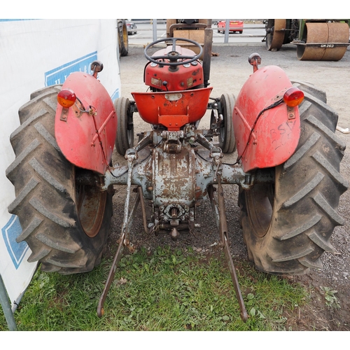 787 - Massey Ferguson FE35 tractor. French. 4 Cylinder. New wiring, new front panels. Many new parts fitte... 