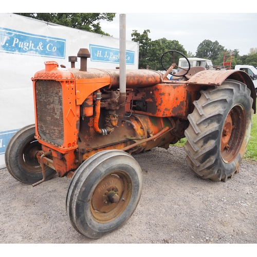 802 - Allis Chalmers model U tractor, no cracks, barn stored