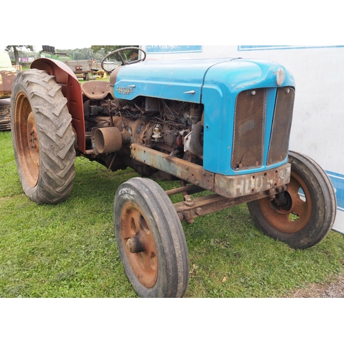 808 - Fordson Major E1A DKN tractor. 1953. Petrol/TVO. New mudguards, good tinwork, runs and drives