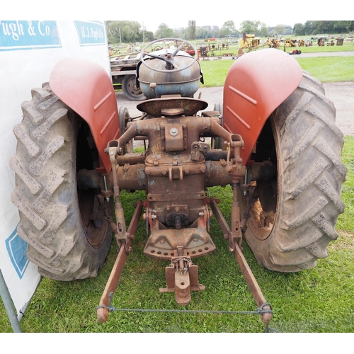 808 - Fordson Major E1A DKN tractor. 1953. Petrol/TVO. New mudguards, good tinwork, runs and drives