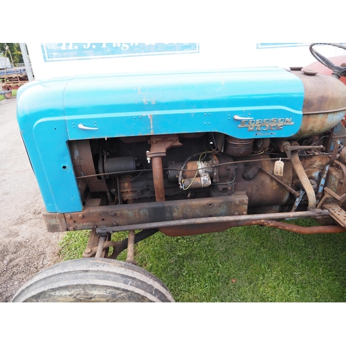 808 - Fordson Major E1A DKN tractor. 1953. Petrol/TVO. New mudguards, good tinwork, runs and drives