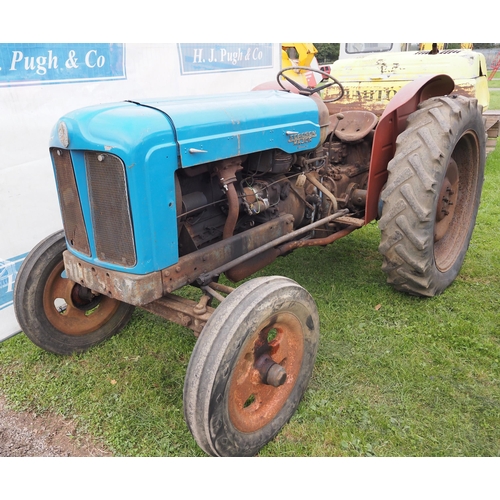 808 - Fordson Major E1A DKN tractor. 1953. Petrol/TVO. New mudguards, good tinwork, runs and drives