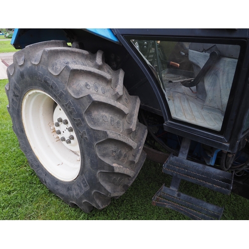 812 - New Holland 5030 tractor. 1995. With Trima loader. All in good working order with very good tyres. F... 