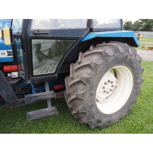 812 - New Holland 5030 tractor. 1995. With Trima loader. All in good working order with very good tyres. F... 