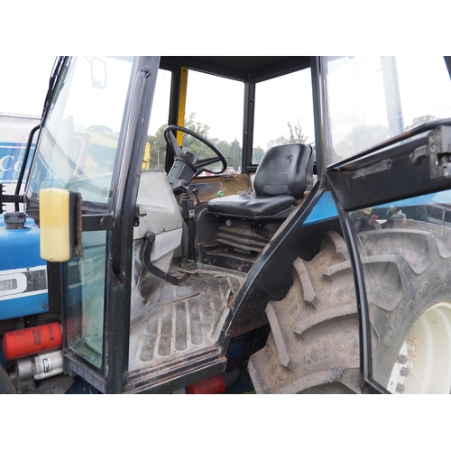 812 - New Holland 5030 tractor. 1995. With Trima loader. All in good working order with very good tyres. F... 