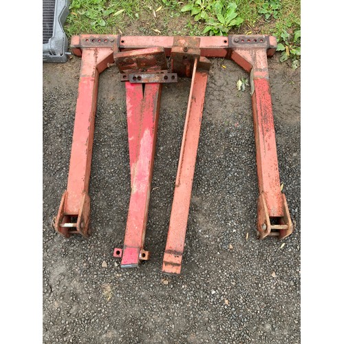 610 - Folding roll bar off Massey Ferguson 175