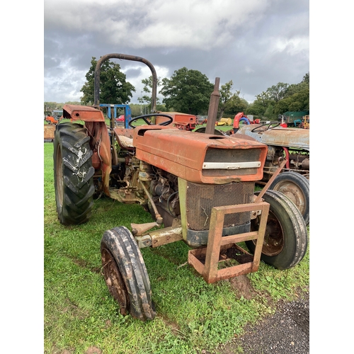 814 - Massey Ferguson 135 tractor. Not been running in 3 years. Fitted with rear pallet tine mast, off loc... 