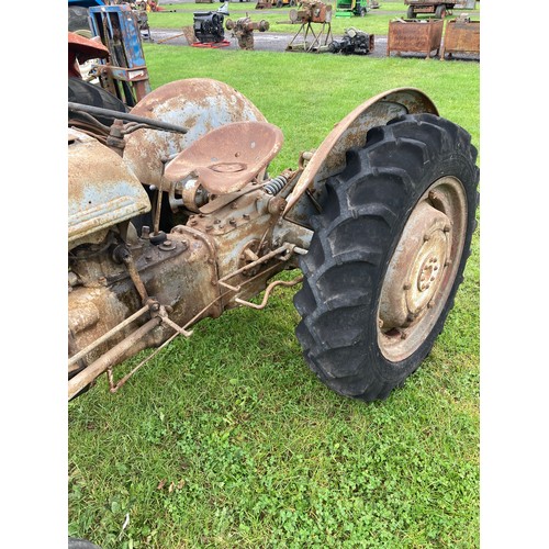 815 - Ford Ferguson petrol tractor