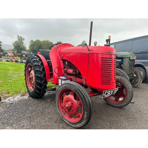 789 - David Brown VAK-1A tractor. 1946. Runs and drives. Reg. CBX 858. V5 in office