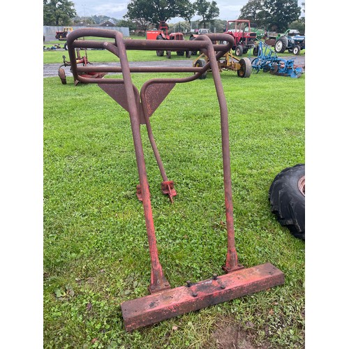 622 - Massey Ferguson roll bar