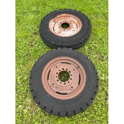 624 - Massey Ferguson 600 x 16 wheels and tyres