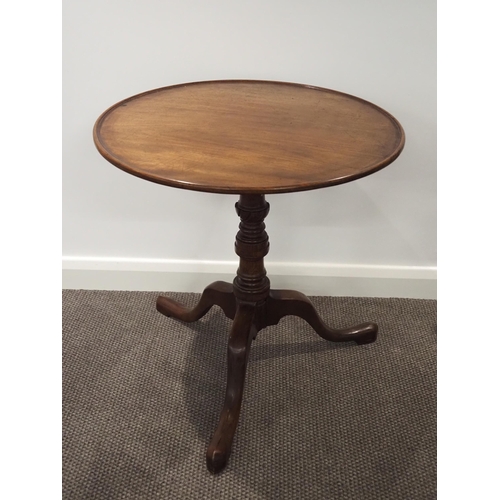 331 - Georgian wine table in mahogany on pedestal base 27