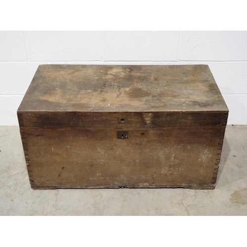 54 - Vintage wooden chest 19
