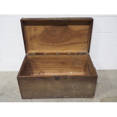 54 - Vintage wooden chest 19