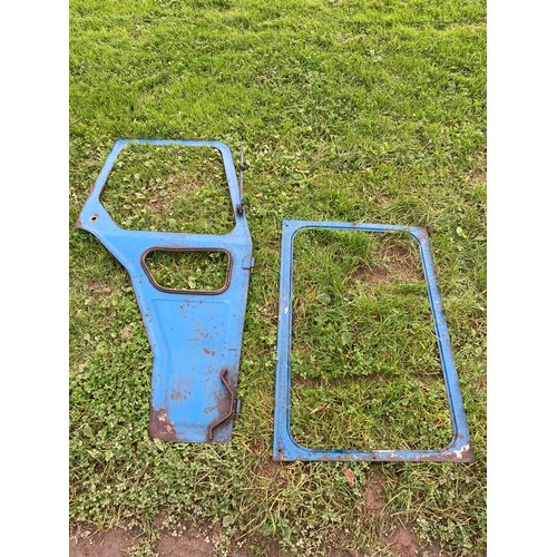 586 - Ford Force 3000 off side cab door and rear window frame