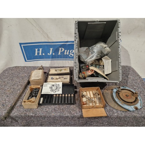 494A - Precision combination chuck, fencing strainer and assorted vintage microscope slides