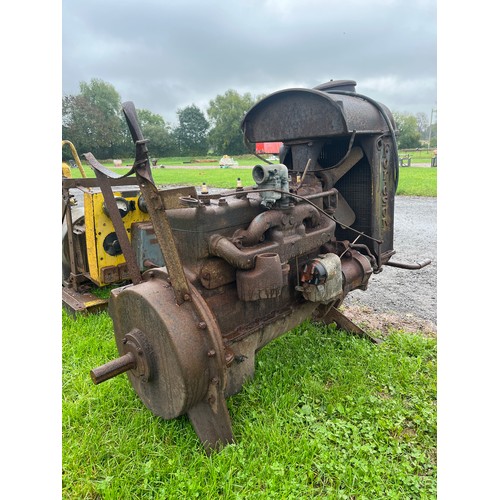 518 - Fordson Standard engine on base