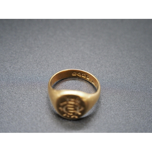 198 - 18ct Gold oval signet ring. Approx. 8.7g