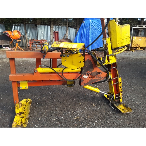 1403 - Rabaud Post Hammer with hydraulic top link and hydraulic side-shift.  Good working order