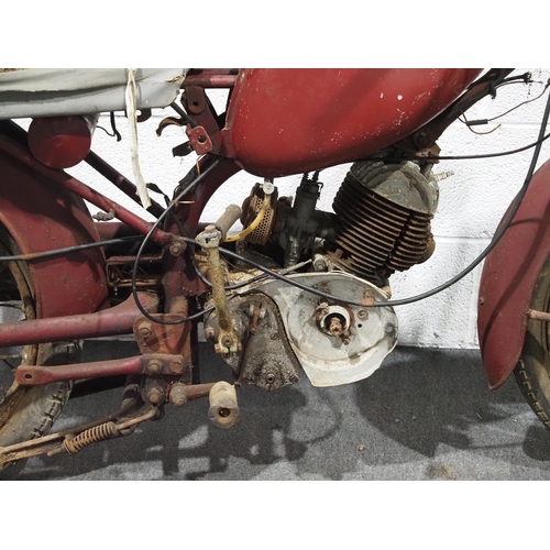 948 - James M15 motorcycle project. 1967. 150cc.
Frame No. HM15-1321
Engine No. VIST 9505
C/w spare parts.... 