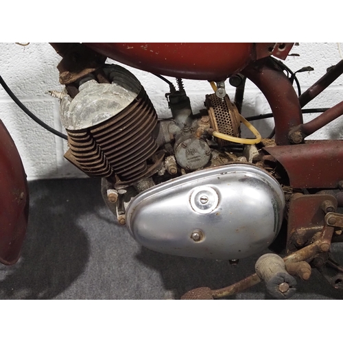 948 - James M15 motorcycle project. 1967. 150cc.
Frame No. HM15-1321
Engine No. VIST 9505
C/w spare parts.... 