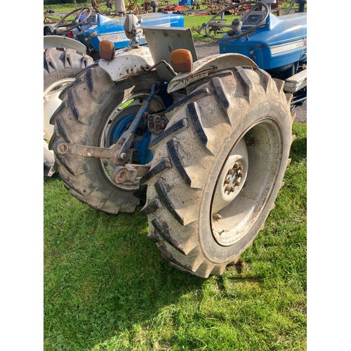 804 - Ford 3000 vineyard tractor