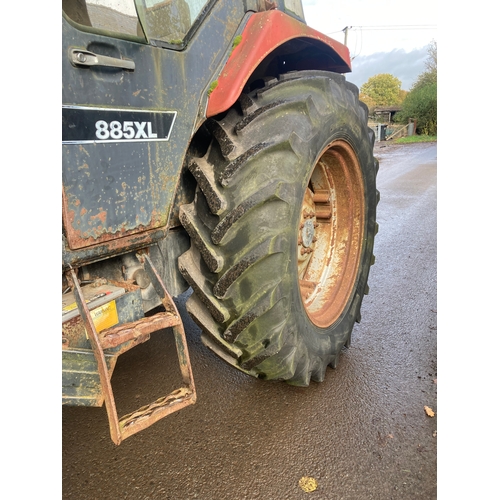 150 - Case International 885XL tractor. Runs and drives, fitted with Quicke 3260 loader, showing 4425 hour... 