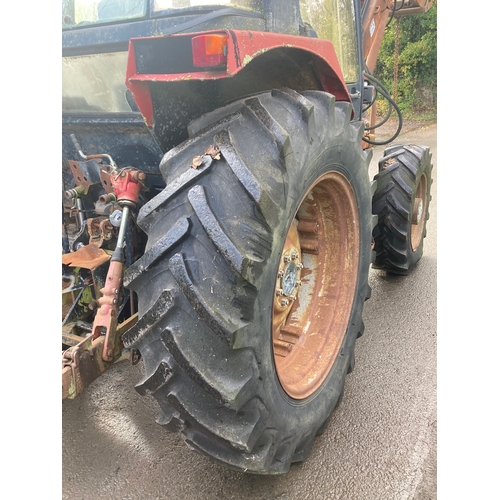 150 - Case International 885XL tractor. Runs and drives, fitted with Quicke 3260 loader, showing 4425 hour... 