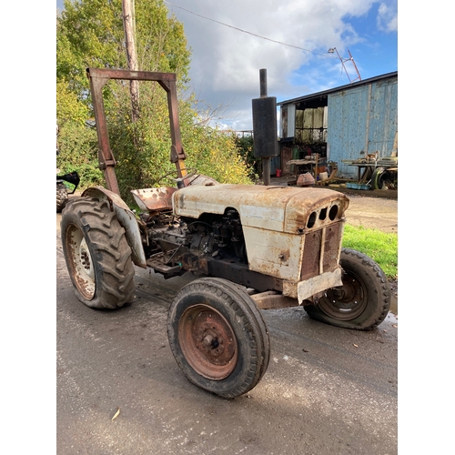 142 - David Brown 780 Selectamatic tractor. Engine turns over. Fitted with power steering and roll over fr... 