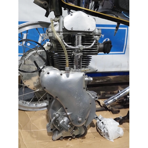 92 - Velocette Viper project. 350cc. 1957.
Frame No. RS9063
Engine No. VR2000
Believed to be over 90% com... 