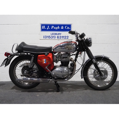 833 - BSA A65 Lightning motorcycle. 1966. 650cc
Frame no. A654 LA4711Y
Engine no. A65 LA4711Y
Runs and rid... 