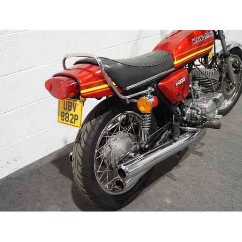 842 - Kawasaki KH500 motorcycle. 1976. 500cc
Engine No. 118142
Last ridden in September 2023.
The bike has... 