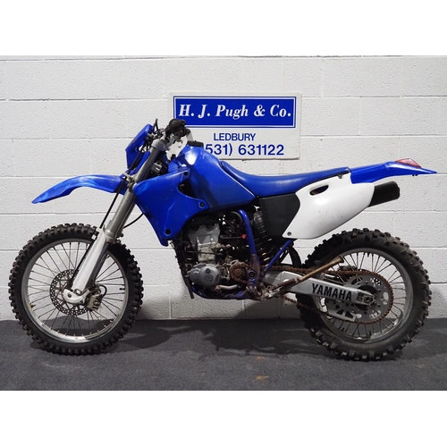 902 - Yamaha WR400 enduro motorbike. 2001. 400cc
Last ridden in 2020 and has been stored since, engine tur... 