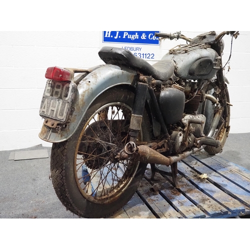 922 - Triumph 6T Thunderbird motorcycle project. 1957. 650cc
Frame no. 010463
Engine no. 6T-010463
Propert... 