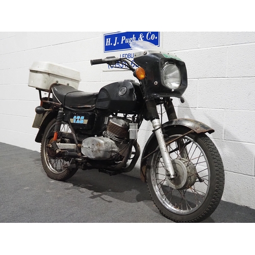 939 - CZ125 motorcycle project. 1993. 124cc. 
Engine turns over with compression. 
Reg. L287 KNV. V5 and k... 