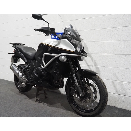 943 - Honda VFR1200 XD-F Crosstourer motorcycle. 2016. 
Runs and rides, comes with service history, owners... 