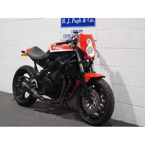 952 - Suzuki GSXF600 Streetfighter motorcycle. 1993. 599cc
Bike was last run in October 2022 so will need ... 
