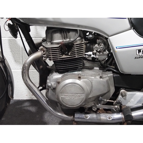 976 - Honda CB400N motorcycle. 1979. 395cc
Frame No. CB400N2006756
Engine No. CB400NE2006773
Runs through ... 