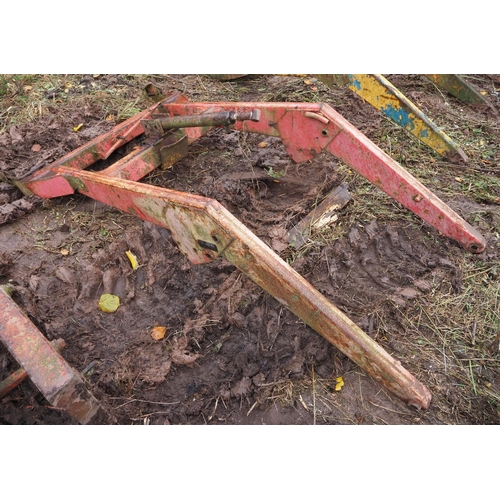 168 - Massey Ferguson loader parts