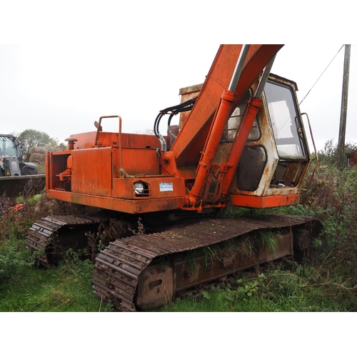 201 - Daewoo HE130 360 digger. Runs and drives. C/w spare buckets