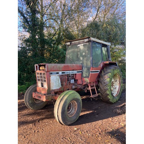 152 - Case 955 International tractor. Good project. No docs