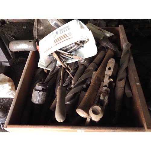 43 - Drill bits and hand tools